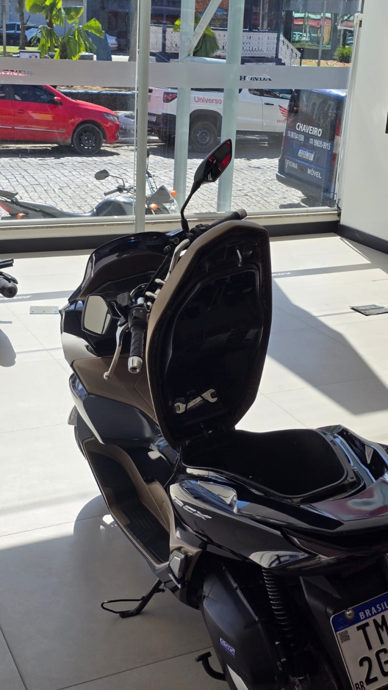 honda pcx dlx 160 gasolina automatico 2025