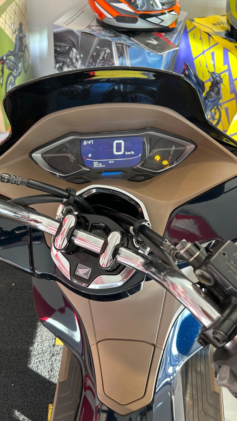 honda pcx dlx 160 gasolina automatico 2025