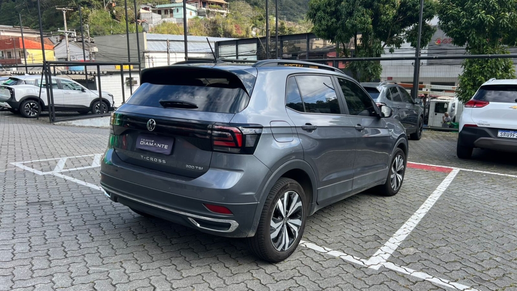 volkswagen t-cross 1.0 200 tsi total flex comfortline automatico 4p 2022