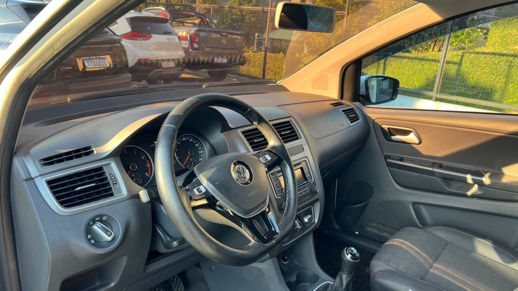 volkswagen fox 1.6 msi comfortline 8v flex 4p manual 5p 2016