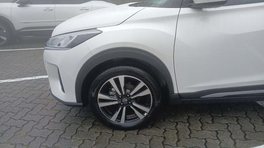 nissan kicks play 1.6 16v flexstart advance plus xtronic flex 4p automatico 20256