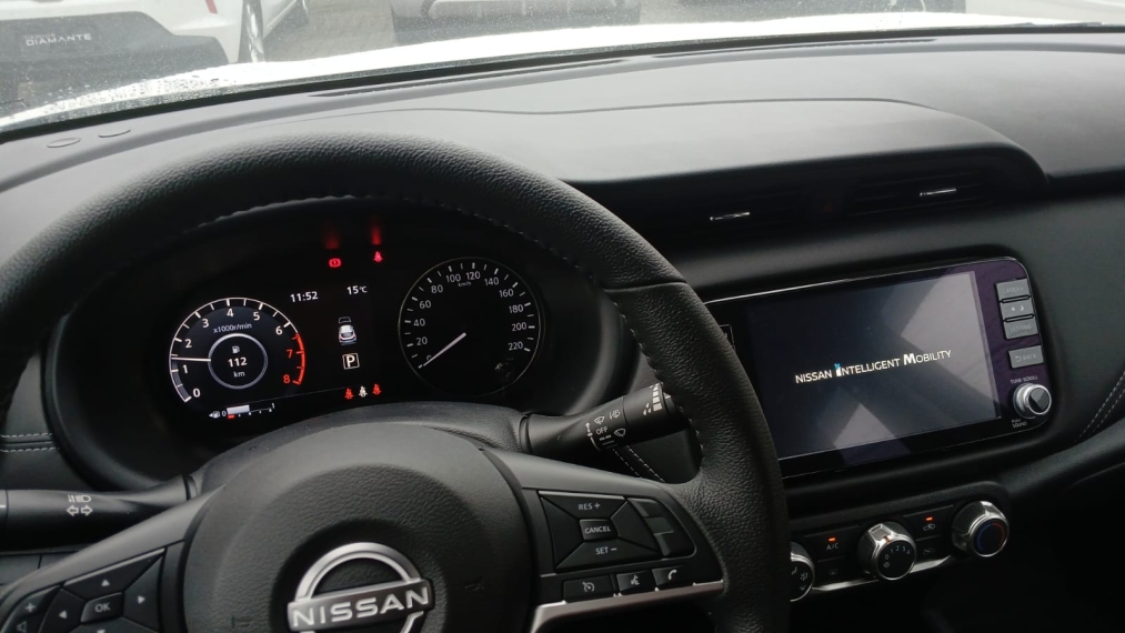 nissan kicks play 1.6 16v flexstart advance plus xtronic flex 4p automatico 202515