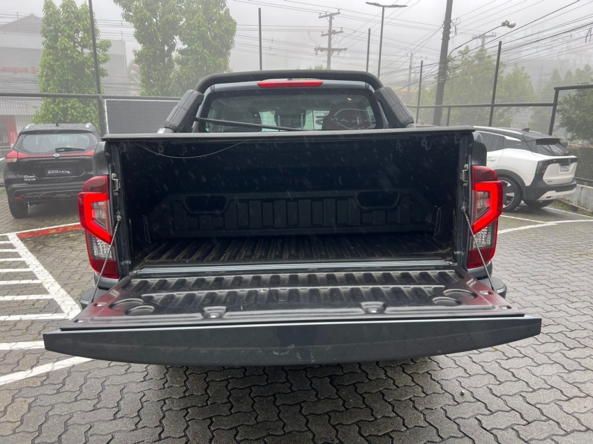 nissan frontier 2.3 16v turbo diesel platinum cd 4x4 automatico 2.2 4p 202513