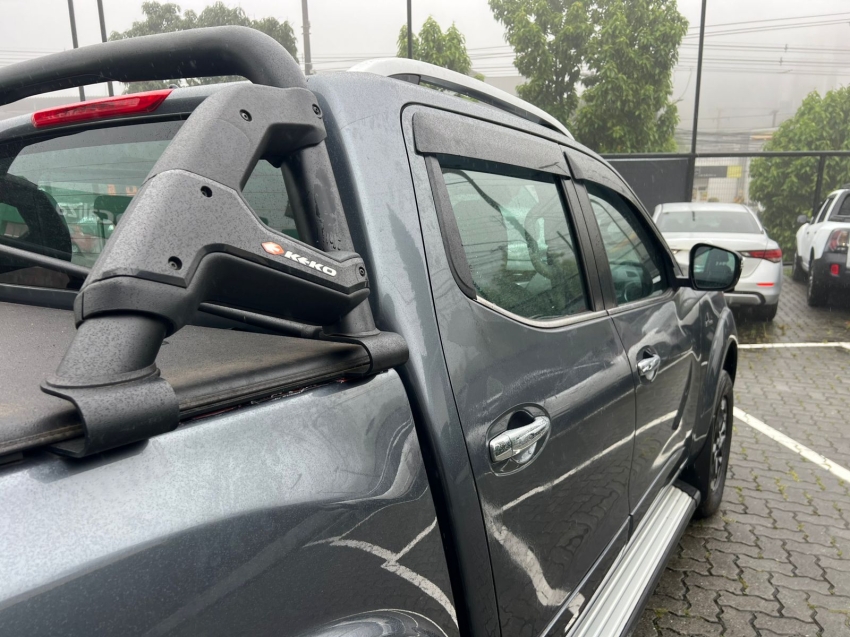 nissan frontier 2.3 16v turbo diesel platinum cd 4x4 automatico 2.2 4p 202515