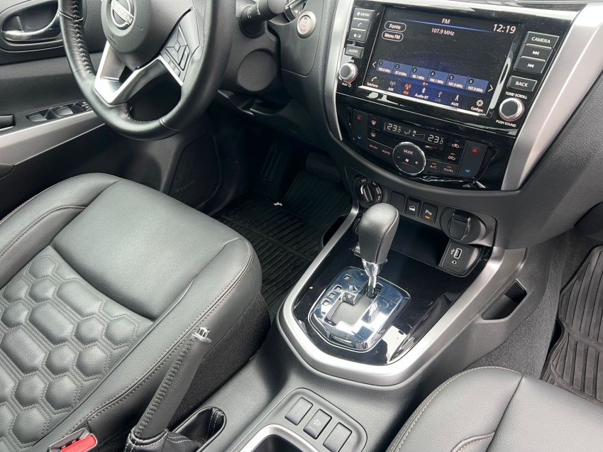 nissan frontier 2.3 16v turbo diesel platinum cd 4x4 automatico 2.2 4p 202520