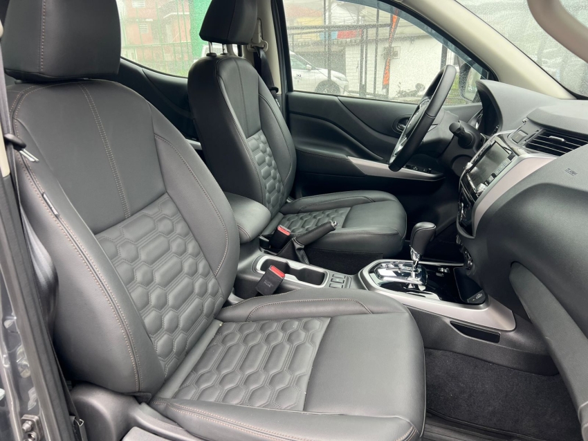 nissan frontier 2.3 16v turbo diesel platinum cd 4x4 automatico 2.2 4p 202518