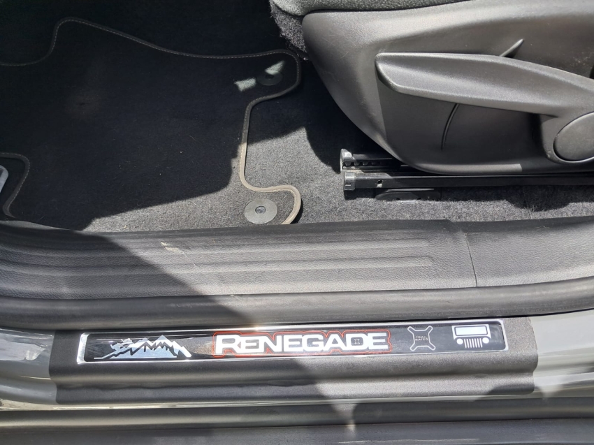 jeep renegade 1.3 t270 turbo flex s 4x4 at9 5p automatico 202218