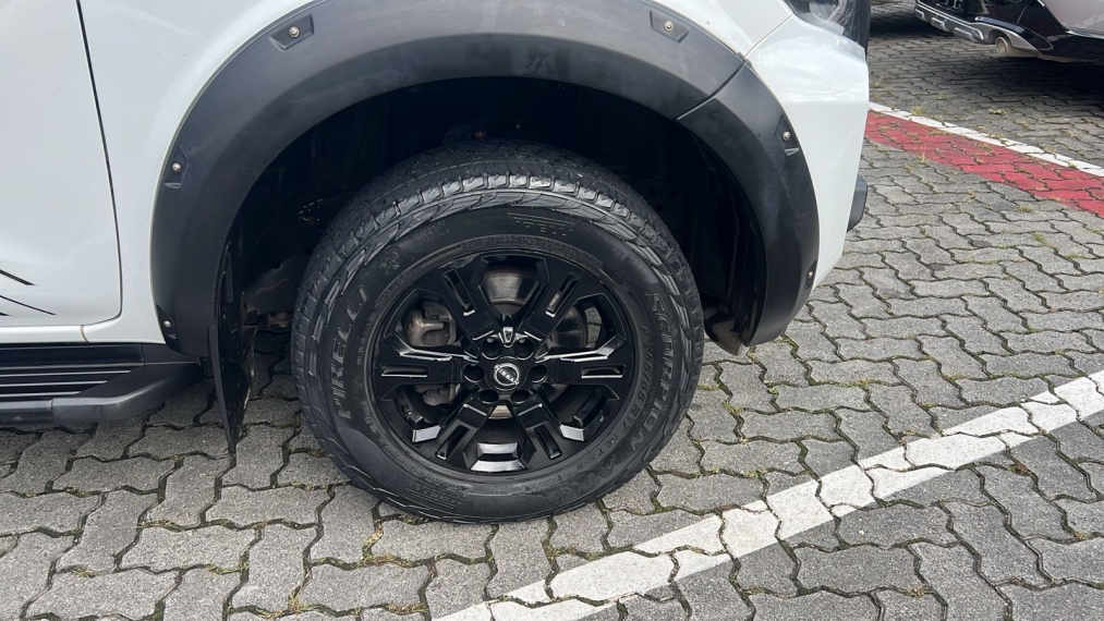 nissan frontier 2.3 16v turbo diesel attack cd 4x4 automatico 4p 20252