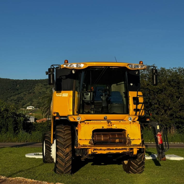 colheitadeira new holland cr 9060  2011 *0260*1