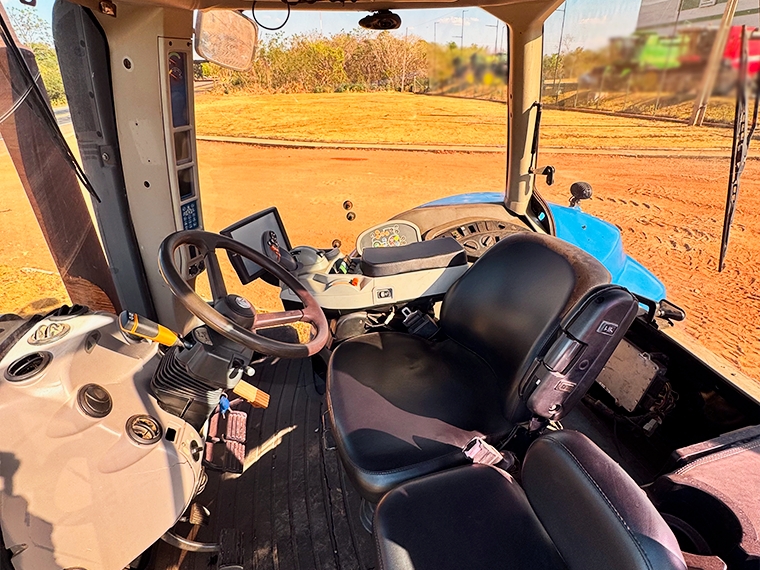 new holland trator t8 385 *1608* diesel 1p semiautomatico 2012