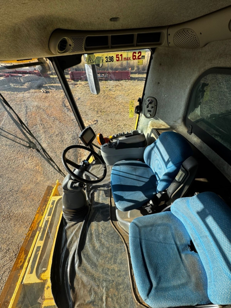 new holland colheitadeira cr 9060 *0165* diesel 1p semiautomatico 2011