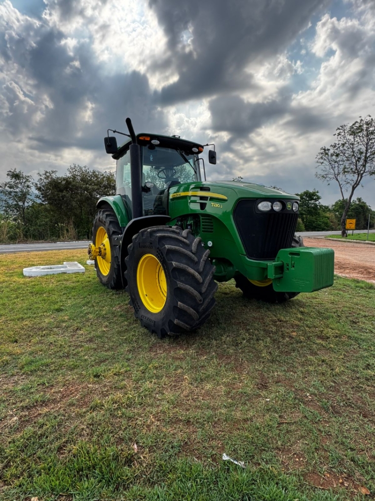 john deere trator 7230j  *9621+ diesel 1p semiautomatico 2023