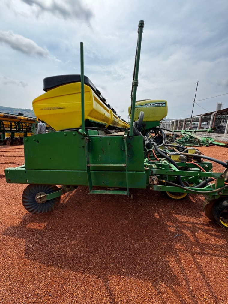 john deere plantadeira 2122 22 linhas com tx *0681* diesel automatico 2014