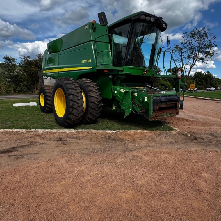 john deere colheitadeira sts 9670 *3027* diesel 1p semiautomatico 20142 john deere colheitadeira sts 9670 *3027* diesel 1p semiautomatico 20142
