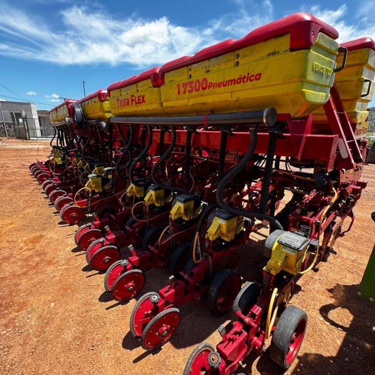 vence tudo plantadeira tiger flex 17300 17 linhas  *074* diesel automatico 20196 vence tudo plantadeira tiger flex 17300 17 linhas  *074* diesel automatico 20196