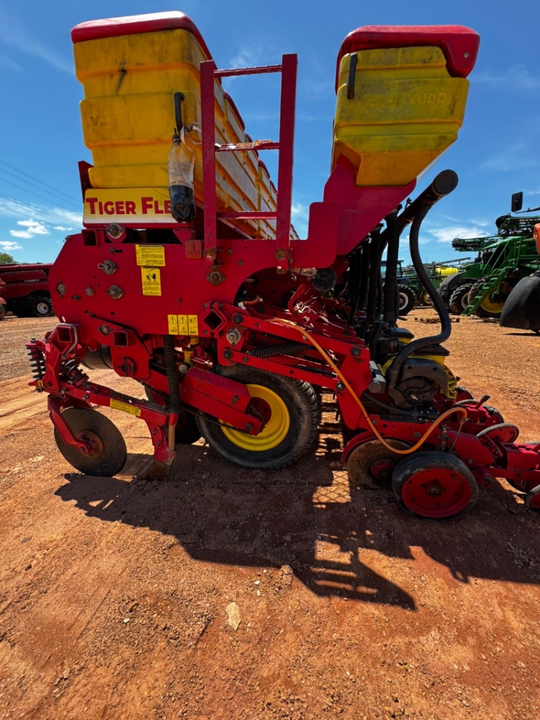 vence tudo plantadeira tiger flex 17300 17 linhas  *074* diesel automatico 20195 vence tudo plantadeira tiger flex 17300 17 linhas  *074* diesel automatico 20195
