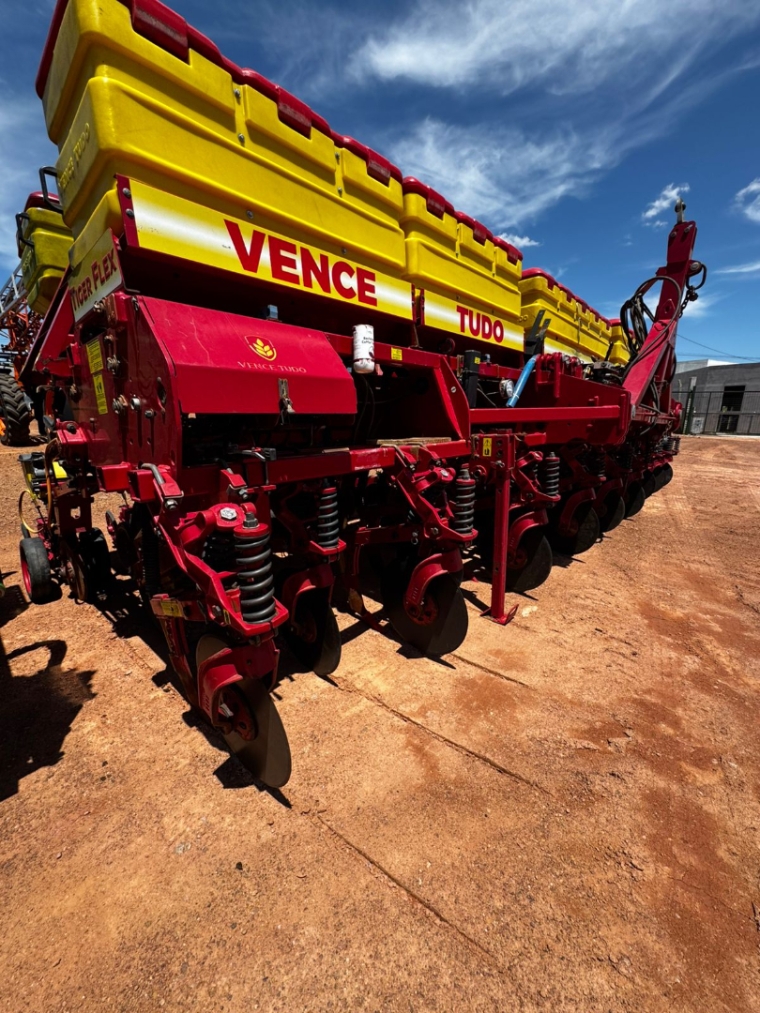 vence tudo plantadeira tiger flex 17300 17 linhas  *074* diesel automatico 20193 vence tudo plantadeira tiger flex 17300 17 linhas  *074* diesel automatico 20193