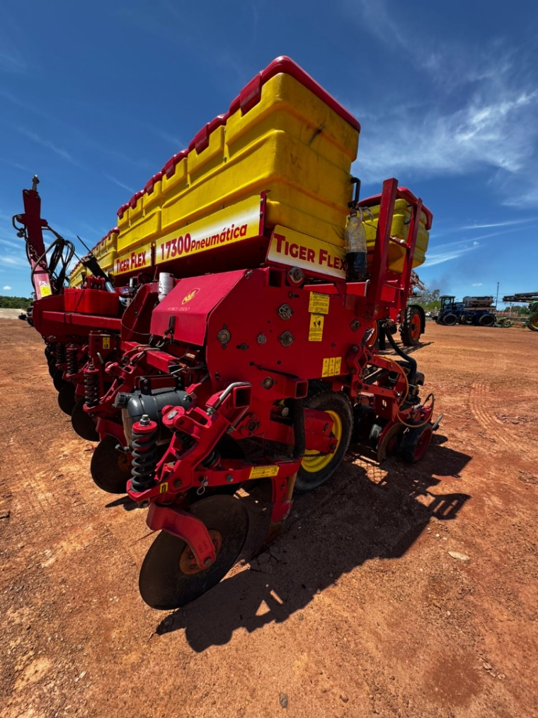 vence tudo plantadeira tiger flex 17300 17 linhas  *074* diesel automatico 20194 vence tudo plantadeira tiger flex 17300 17 linhas  *074* diesel automatico 20194