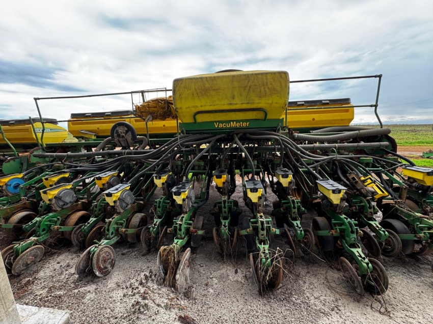 plantadeira john deere 2130 ano 20156