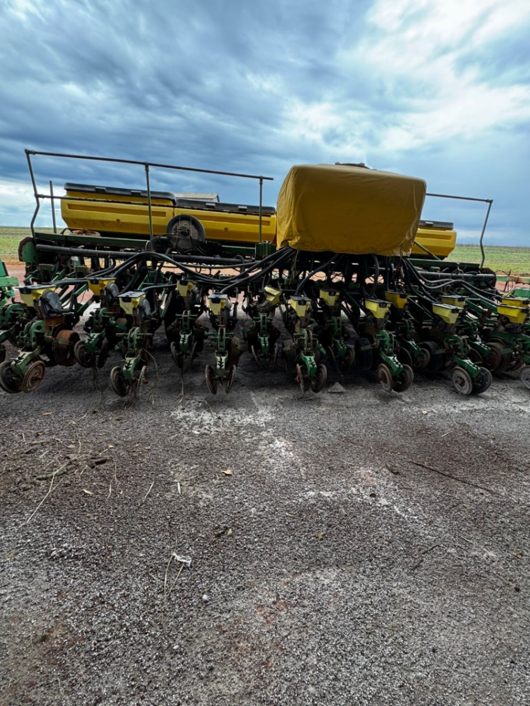 plantadeira john deere 2130 ano 20157