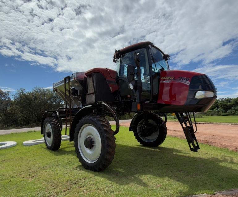 pulverizador case patriot 250 c/ mp agro ano 20151