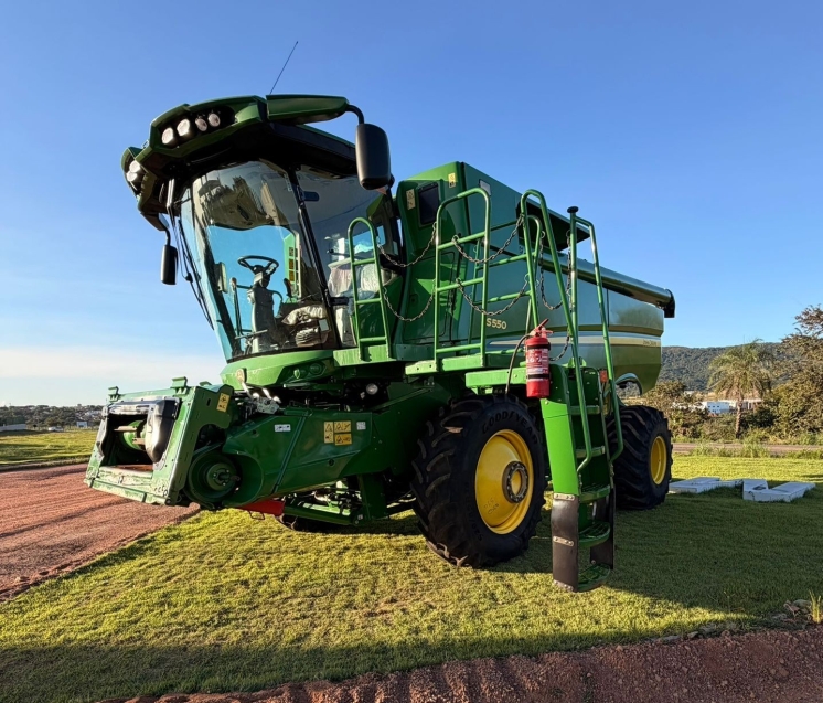 colheitadeira jhon deere s550 ano 2023