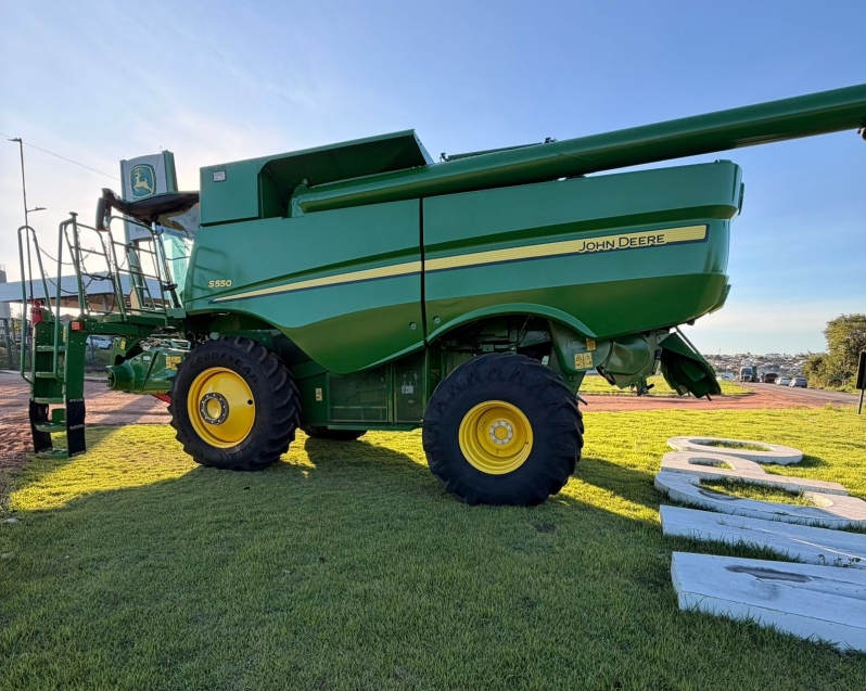 colheitadeira jhon deere s550 ano 20232