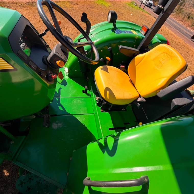 trator john deere 5090e epcc - 12x12 rod. traseiros 23.1-26 / dianteiros 14.9-24 conjunto frontal marispan t81 com concha4