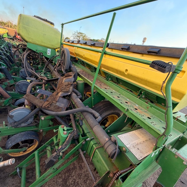plantadeira john deere 2130-26 linhas de 0.50cm / vacuo mecanica ano 20155