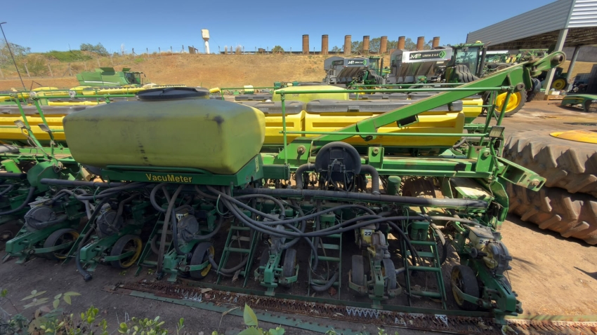 plantadeira john deere 2126 - 24 linhas de 0.50cm / vacuo mecanica ano 20145