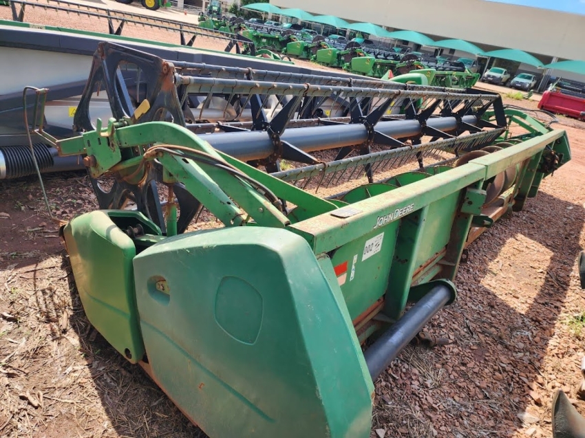 john deere colheitadeira 1550 rodado balao. hydro. plataforma 22 pes. motor: 4.221. trilha: 3.051 diesel 1p automatico 2004