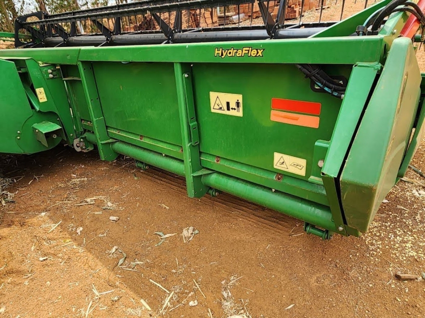 john deere colheitadeira s440 rodado dual. com piloto automatico. plataforma 22 pes. motor: 1.388. trilha 875 diesel 1p automatico 2018