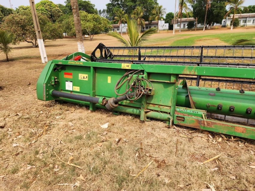 john deere colheitadeira s440 rodado dual. com piloto automatico. plataforma 22 pes. motor: 1.027. trilha: 726 diesel 1p automatico 2019