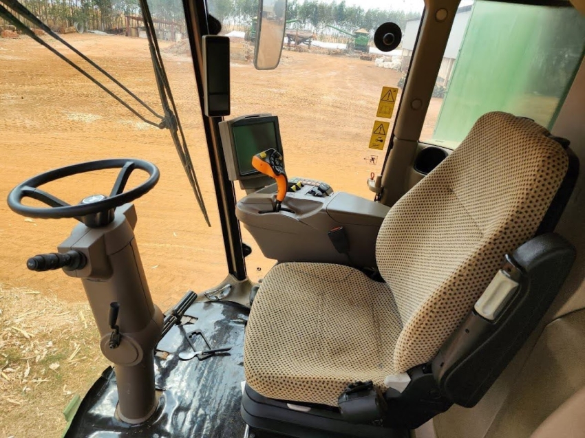 john deere colheitadeira s440 rodado dual. com piloto automatico. plataforma 22 pes. motor: 1.027. trilha: 726 diesel 1p automatico 2019
