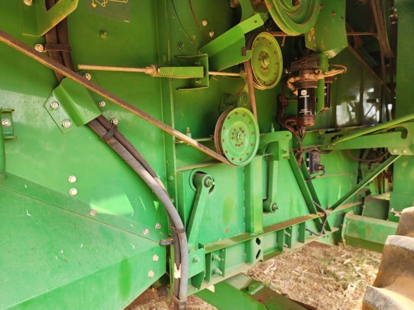 john deere colheitadeira s440 rodado dual. com piloto automatico. plataforma 22 pes. motor: 1.027. trilha: 726 diesel 1p automatico 2019