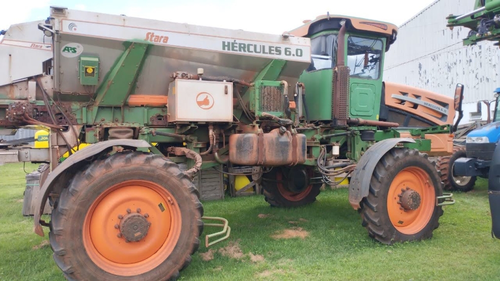 stara distribuidor autopropelido hercules 6.0 piloto automatico. motor: 3.905 diesel 1p automatico 2016