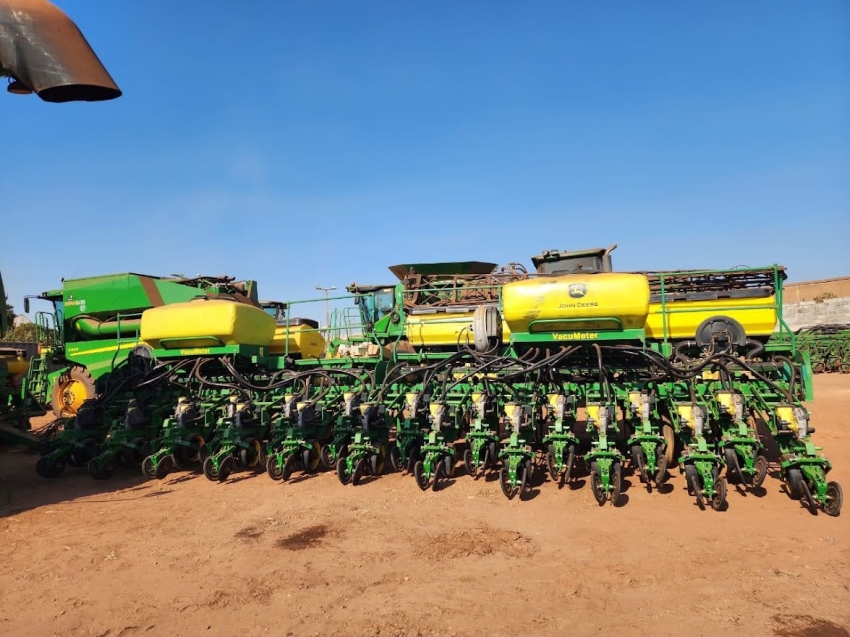 john deere plantadeira 2122 22 linhas. 45 cm diesel 1p automatico 2012
