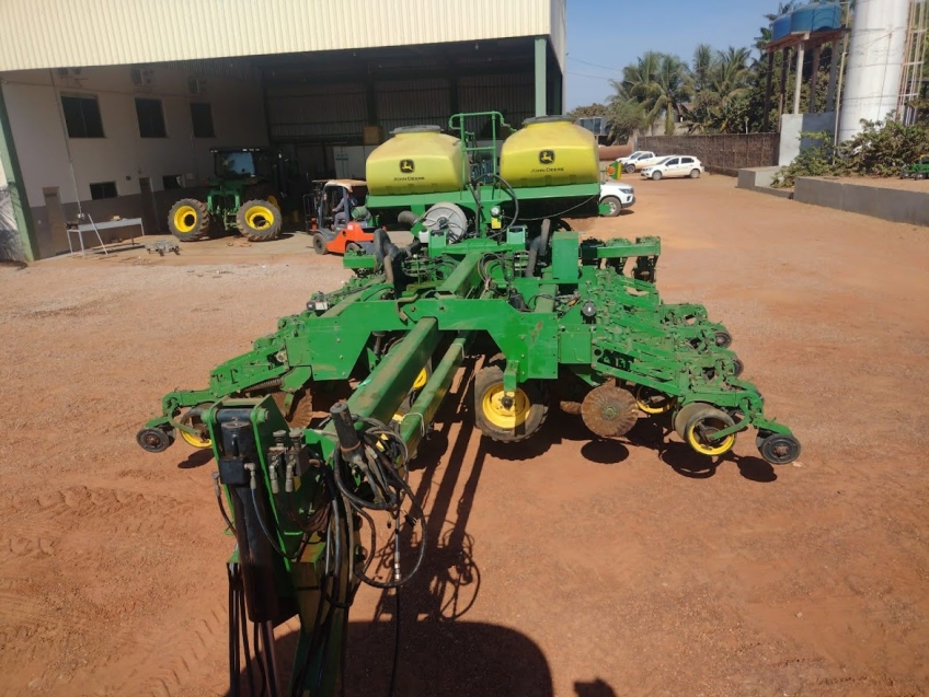 john deere plantadeira db74 45 linhas. 50 cm diesel 1p automatico 2011