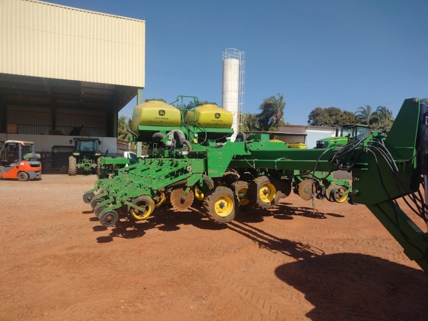 john deere plantadeira db74 45 linhas. 50 cm diesel 1p automatico 2011