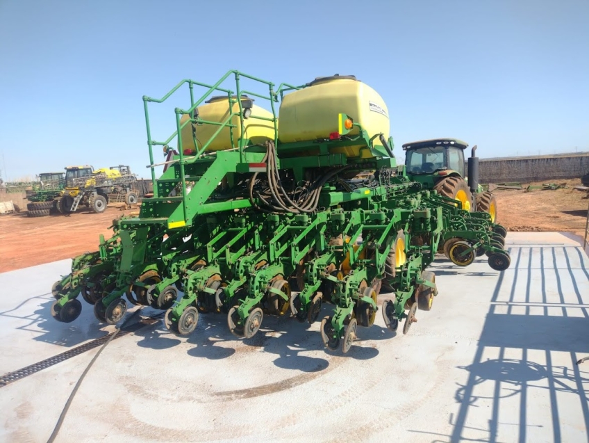 john deere plantadeira db74 45 linhas. 50 cm diesel 1p automatico 2011