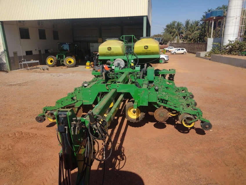 john deere plantadeira db74 45 linhas. 50 cm diesel 1p automatico 2011