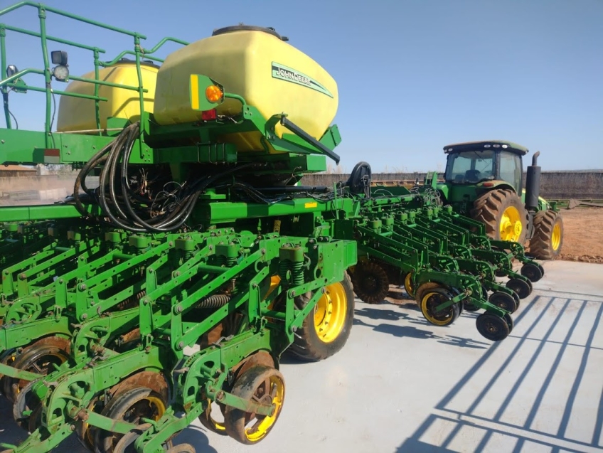john deere plantadeira db74 45 linhas. 50 cm diesel 1p automatico 2011