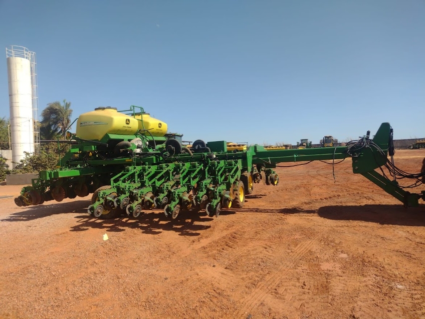 john deere plantadeira db74 45 linhas. 50 cm diesel 1p automatico 2011