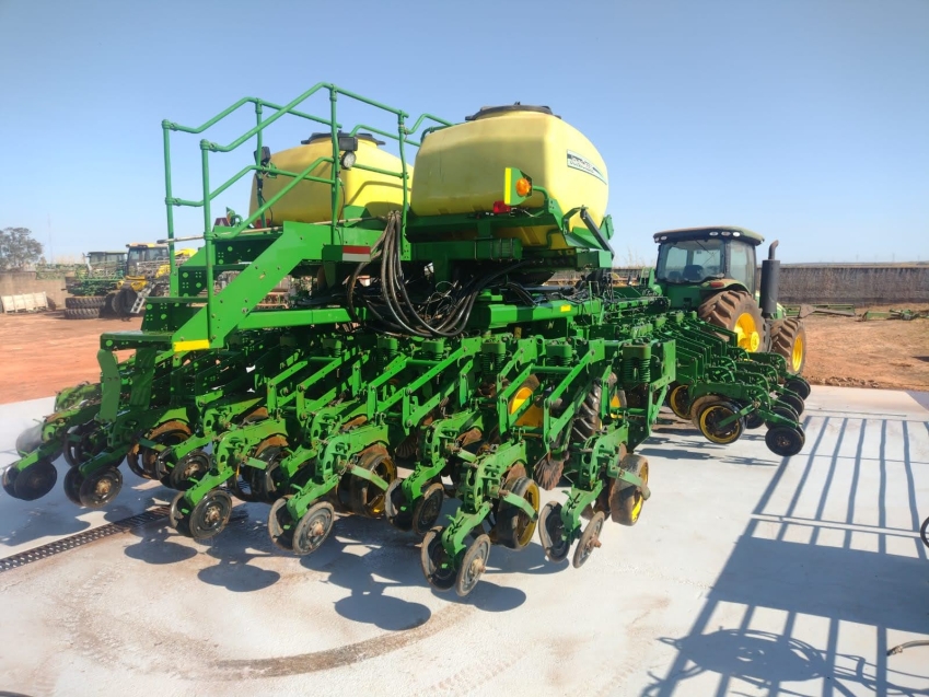 john deere plantadeira db74 45 linhas. 50 cm diesel 1p automatico 2011