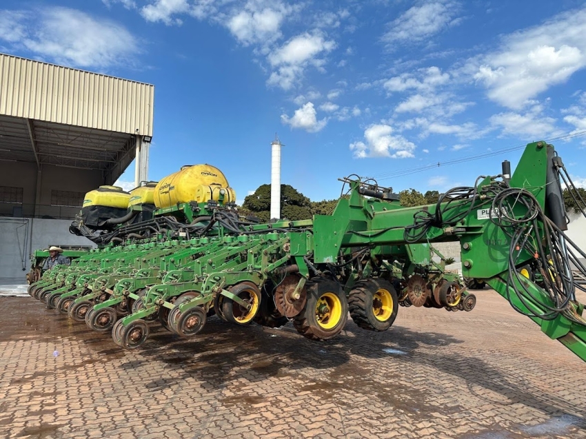 john deere plantadeira db74 45 linhas. 50 cm. row command. diesel 1p automatico 2016