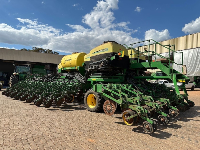 john deere plantadeira db74 45 linhas. 50 cm. row command. diesel 1p automatico 2016