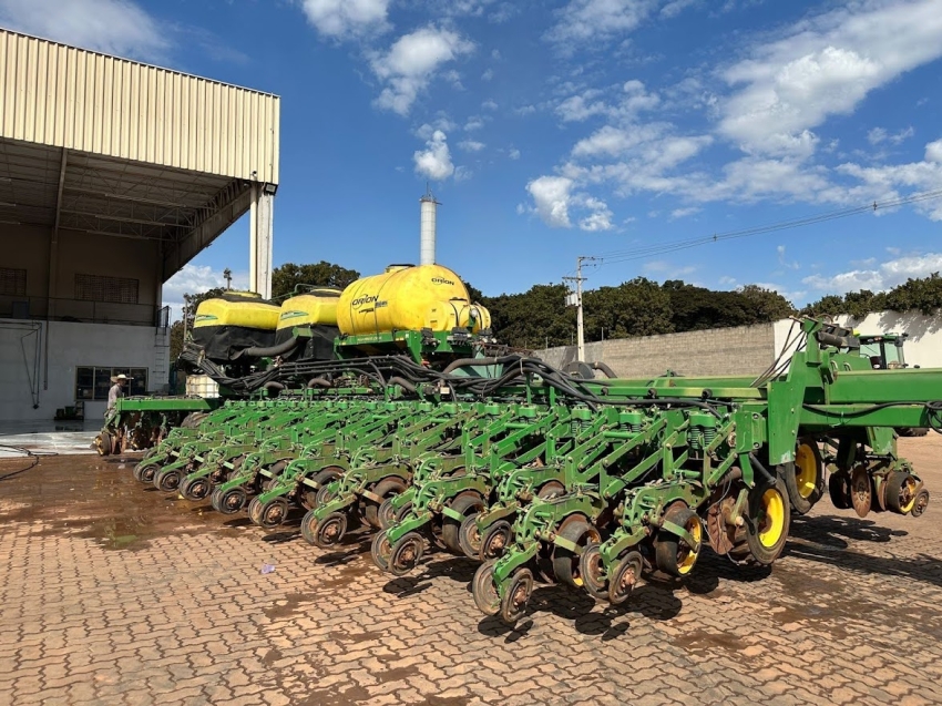 john deere plantadeira db74 45 linhas. 50 cm. row command. diesel 1p automatico 2016