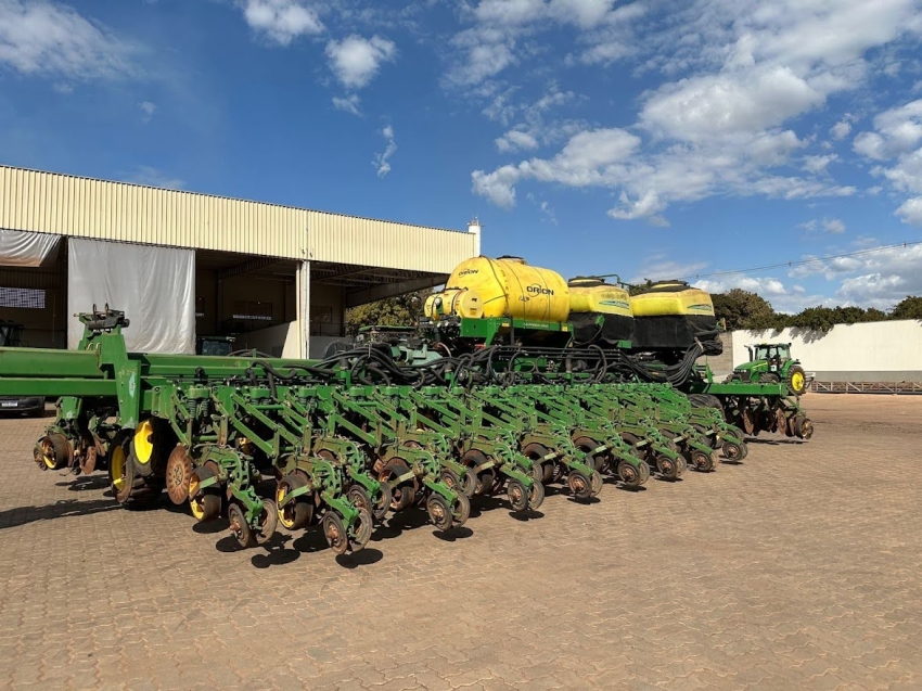john deere plantadeira db74 45 linhas. 50 cm. row command. diesel 1p automatico 2016