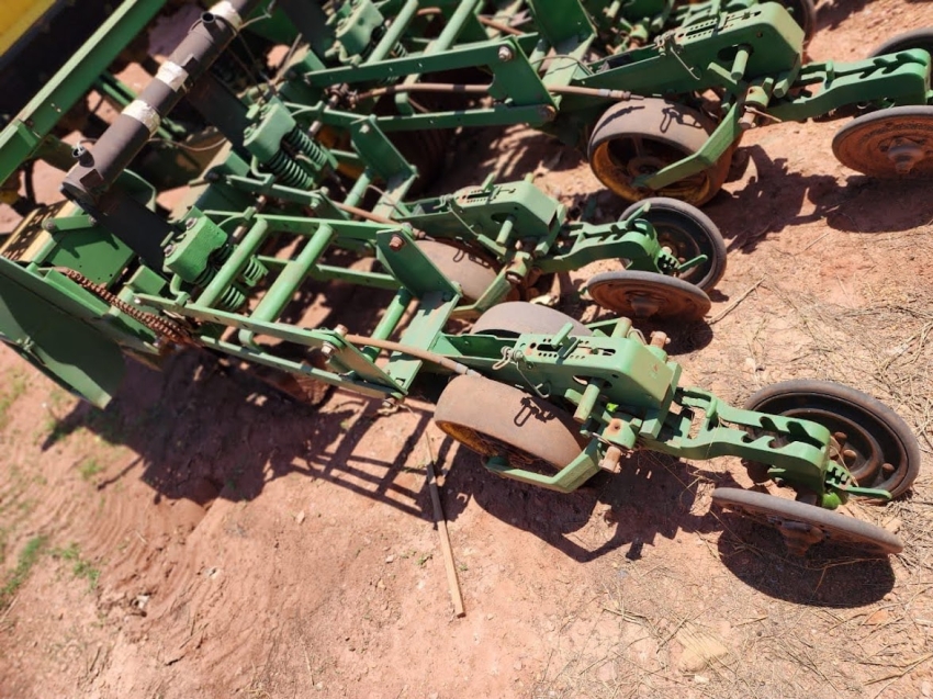 john deere plantadeira 2117 15 linhas. 50 cm. diesel 1p automatico 2011
