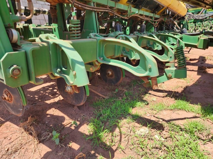 john deere plantadeira 2117 15 linhas. 50 cm. diesel 1p automatico 2011